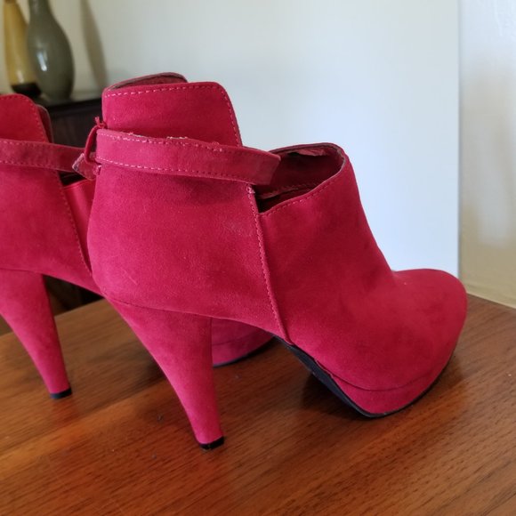 Diba Red Platform Ankle Boot * Never Worn * - Picture 8 of 13